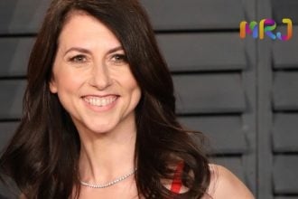 jeff bezoz wife