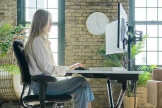 Wall Mounted and Free Standing Folding Desks Compared